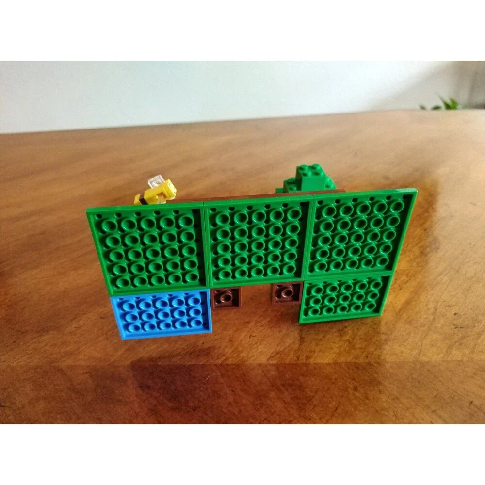 LEGO 21241 Minecraft The Bee Cottage : Tree Area with Bees ONLY